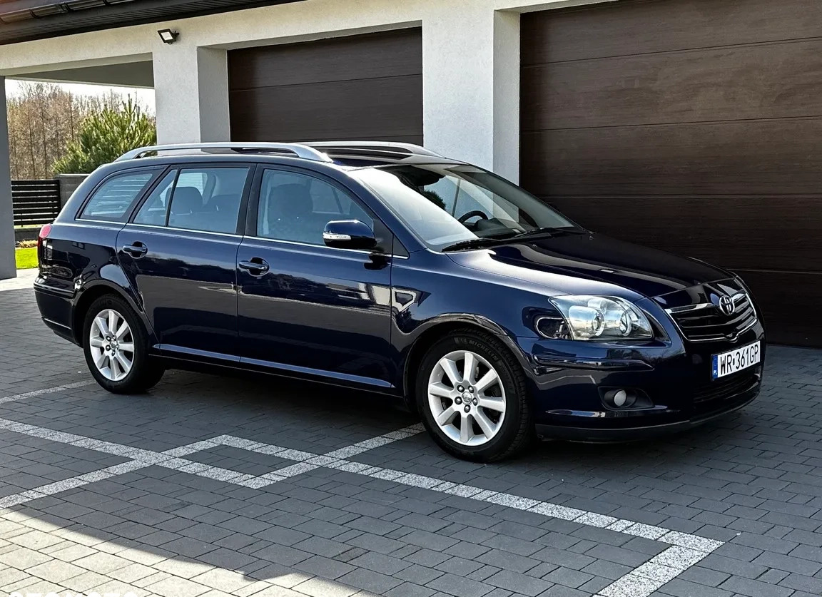 Toyota Avensis cena 18700 przebieg: 260000, rok produkcji 2006 z Radom małe 466